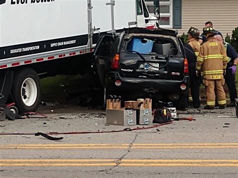 ELKHART Three people are confirmed dead and two others injured, including a minor, following an early morning single-vehicle crash Sunday in Elkhart. . Elkhart county police accident reports